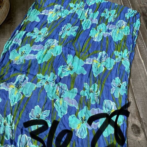 Lilly Pulitzer Blue Green Floral Light Infinity Scarf - Picture 3 of 3